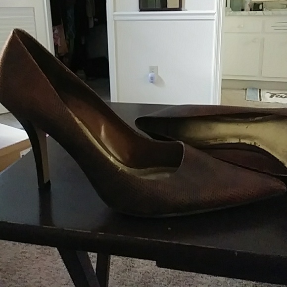 Shoes - Picture 2 of 2